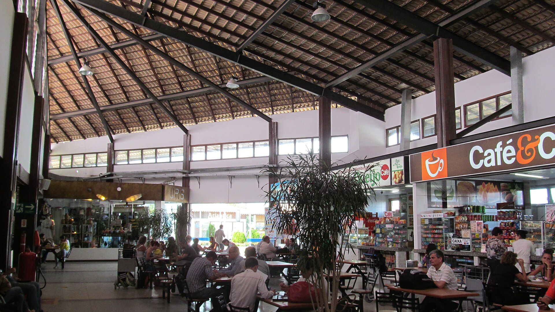 Área de espera do terminal do Aeroporto de Porto Seguro